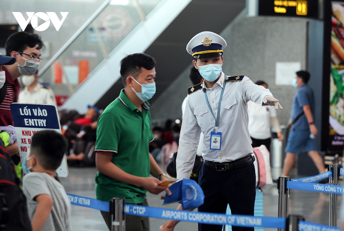 17 returnees from Russia infected with COVID-19, Vietnam has 1,094 cases